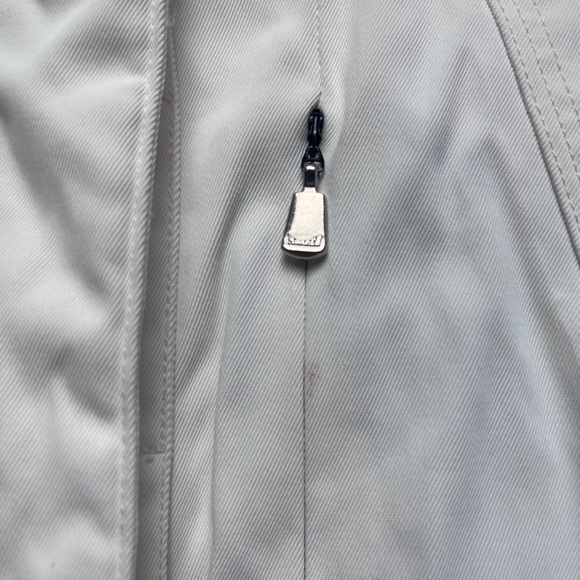 Vintage MARKER White Ski Jacket with High Collar and Fitted Silhouette - Picture 6 of 12